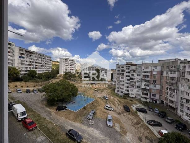 ЕКСКЛУЗИВНО! Тристаен, среден апартамент с източно изложение за продажба в предпочитаната част на кв. "Владиславово", с площ от 61,06 кв.м