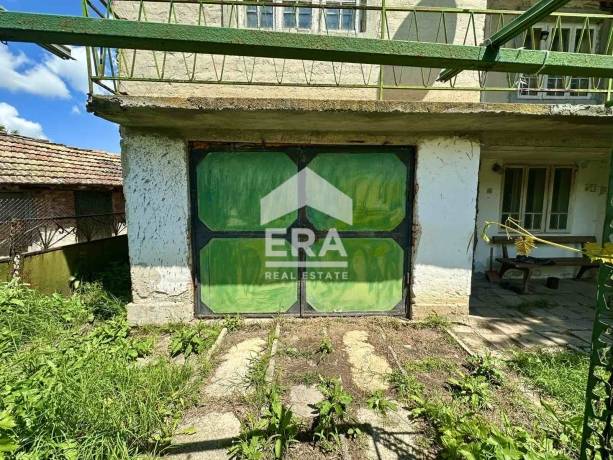 ЕКСКЛУЗИВНО! ЕРА Добруджа предлага за продажба двуетажна къща с панорама в с. Долина!
