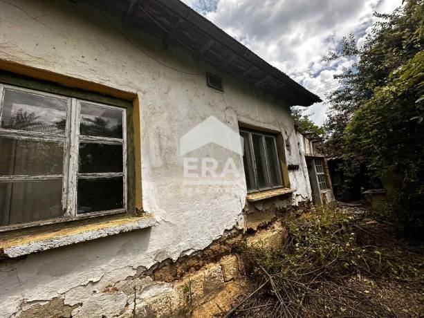 ЕКСКЛУЗИВНО! ЕРА ПЛЕВЕН СИТИ предлага дворно място с къща в с. Въбел
