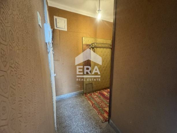 ЕКСКЛУЗИВНО! ЕРА ДРЪСТЪР предлага за продажба двустаен тухлен апртамент в центъра на град Силистра – до паметника на "Васил Левски"!