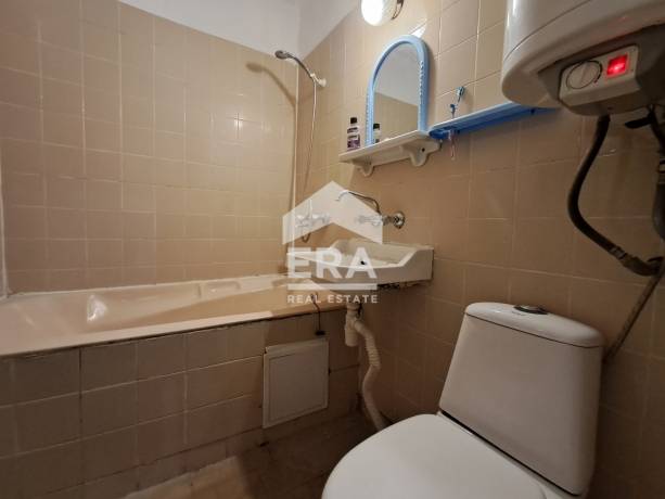 Тристаен апартамент за продажба в кв. Възраждане 1, Варна