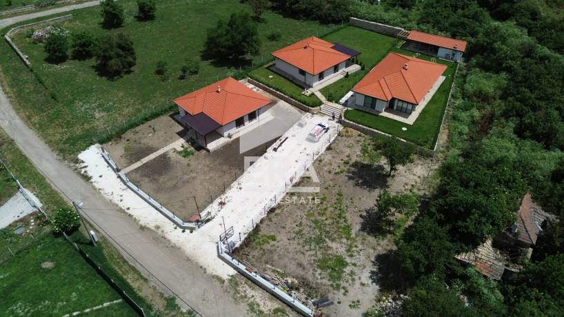 Къща за продажба в с. Езерец, област Добрич