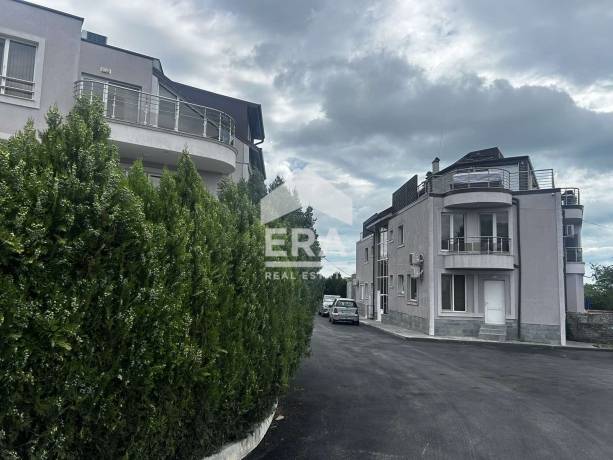 Тристаен апартамент за продажба в м-т Горна Трака, Варна