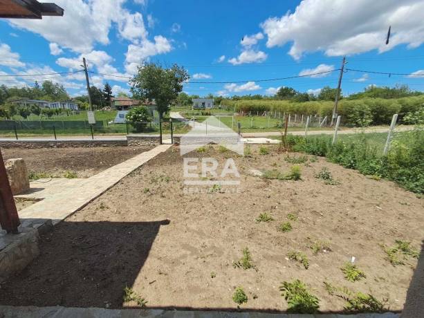 Къща за продажба в с. Езерец, област Добрич