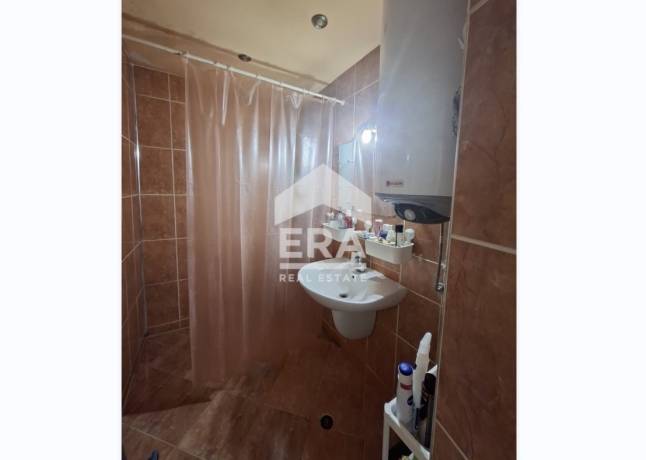 Тристаен апартамент за продажба в кв. Възраждане 2, Варна