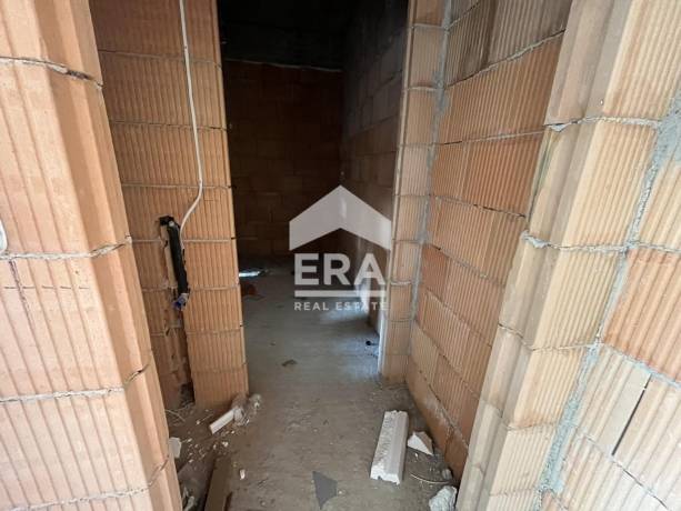Тристаен ексклузивен апарамент за продажба, в новострояща се сграда с Акт 14, жк Кайсиева градина, Варна, на 200 м от ОУ Стоян Михайловски