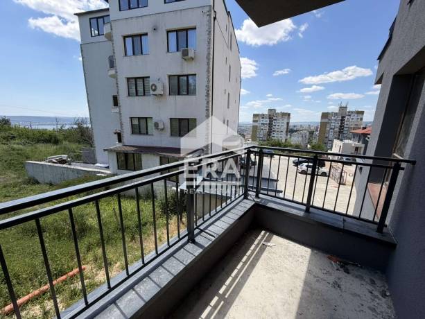 Тристаен апартамент в нова сграда, в м-т Пчелина, над Възраждане-3, гр. Варна