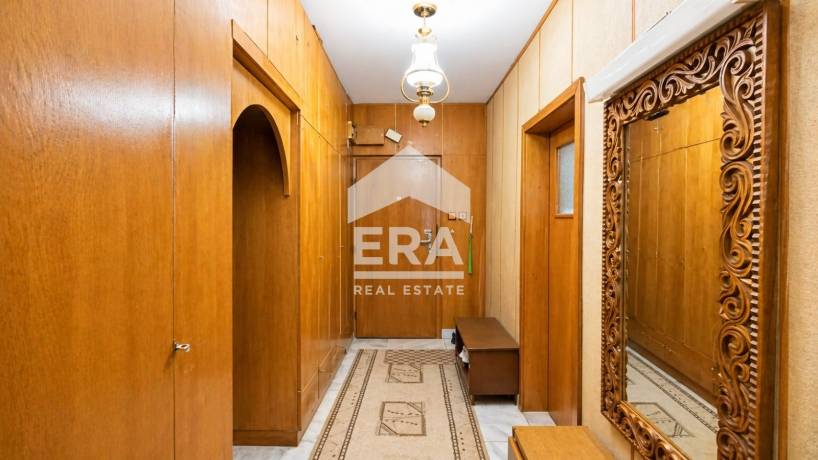Многостаен апартамент за продажба в кв. Боровец, Търговище