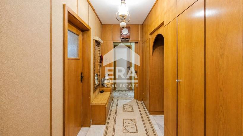 Многостаен апартамент за продажба в кв. Боровец, Търговище