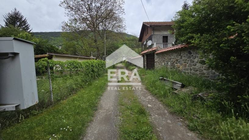 ЕРА Надежда продава равен парцел сред невероятна природа в с. Реброво, община Своге