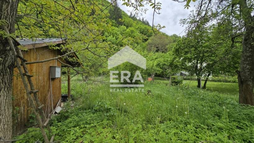 ЕРА Надежда продава равен парцел сред невероятна природа в с. Реброво, община Своге