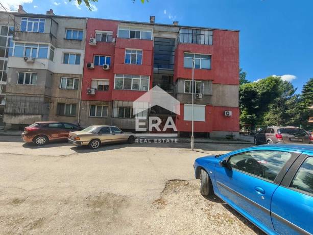 ЕКСКЛУЗИВНО! ЕРА Дръстър предлага за продажба двустаен тухлен апартамент на първи етаж до ЕГ ''Пейо Яворов" - гр. Силистра!