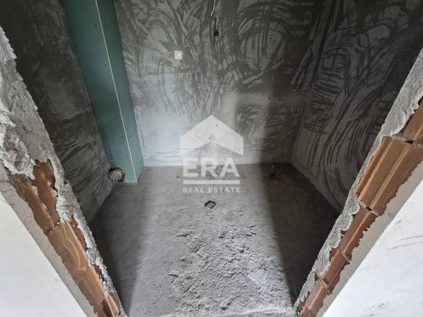 Тристаен апартамент в нова сграда с акт 16 в кв. Полигона