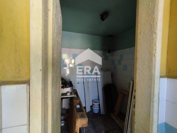 Етаж от къща за продажба в кв. Македонски, Хасково