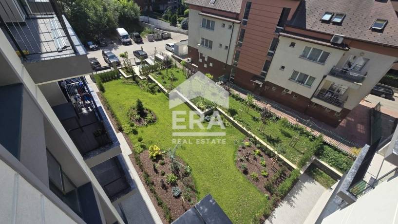 Тристаен апартамент за продажба в кв. Витоша, София