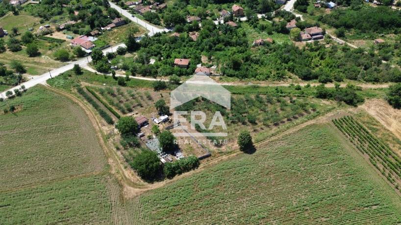 Ексклузивен, голям поземлен имот за продажба, с ток и вода, на 20 м от главния път в с. Дъбравино, общ. Аврен, обл. Варна