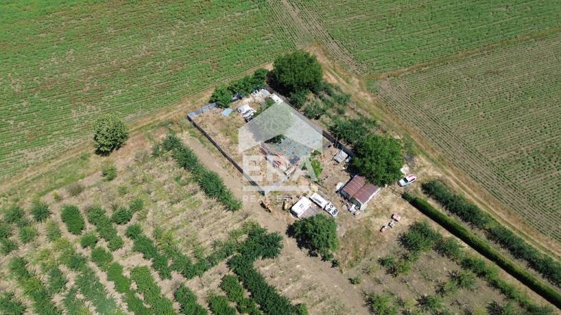 Ексклузивен, голям поземлен имот за продажба, с ток и вода, на 20 м от главния път в с. Дъбравино, общ. Аврен, обл. Варна
