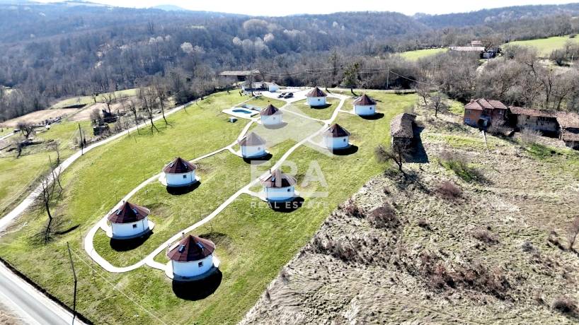 Бизнес имот за продажба в с. Малка Черковна, област Търговище