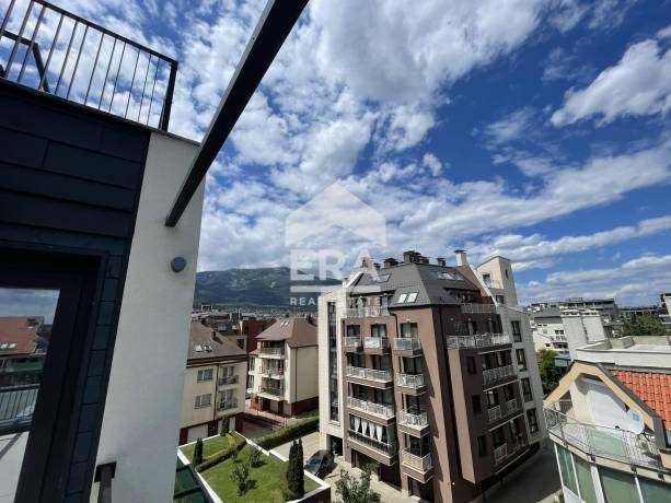 Тристаен апартамент за продажба в кв. Витоша, София