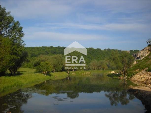 ЕКСКЛУЗИВНО: Урегулиран поземлен имот (11.4 дка) с одобрен ПУП за рибарник – с. Кривня, обл. Русе