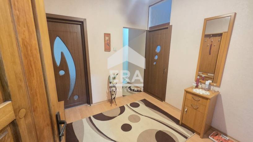 Четиристаен апартамент за продажба в кв. Владислав Варненчик 1, Варна