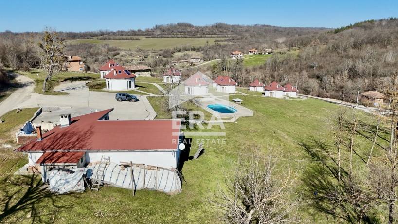 Бизнес имот за продажба в с. Малка Черковна, област Търговище