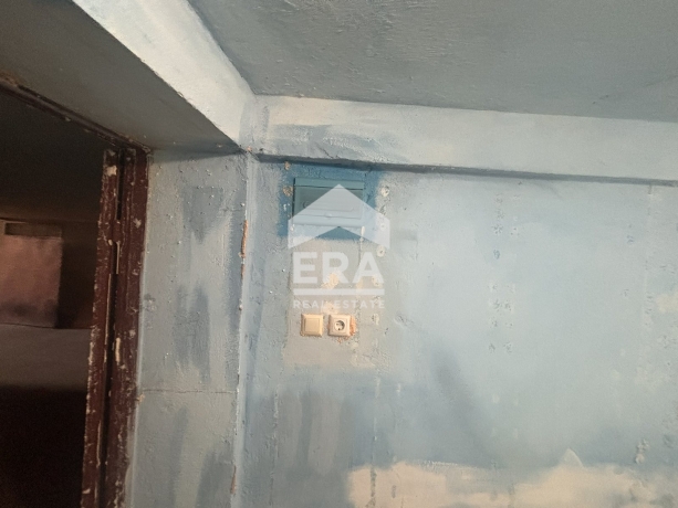 Гараж за продажба в кв. Операта, Варна