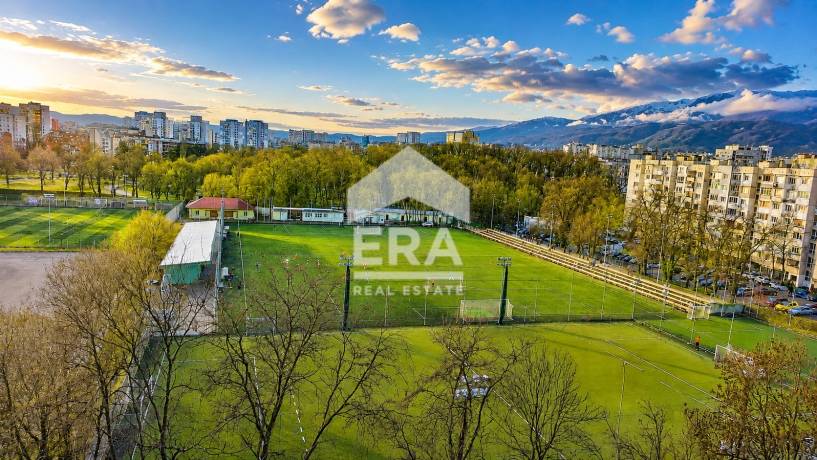 ERA Фамилия отдава под наем двустаен апартамент в кв. Разсадника