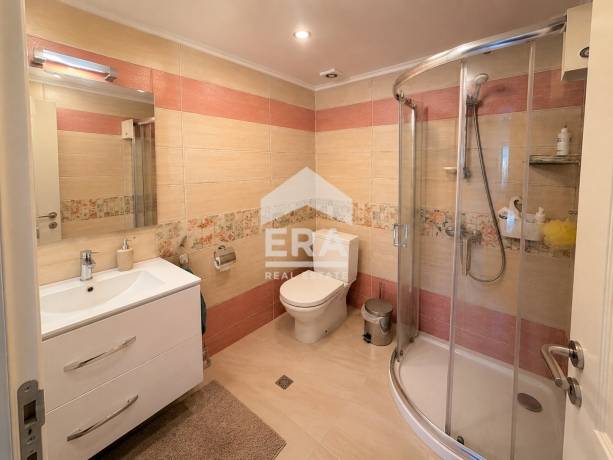 ЕКСКЛУЗИВНО! Реновирана двуетажна къща c PЗП 113 кв.м в село Петров дол