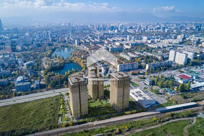 Двустаен апартамент в нов модерен комплекс разположен срещу Парк „Дружба“ и езерото.