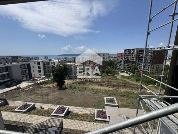 Тристаен апартамент с морска панорама и двор за продажба, в близост до КАУФЛАНД, район Бриз, Варна