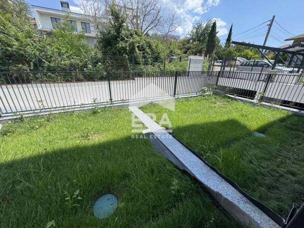 Тристаен апартамент за продажба в кв. Бриз, Варна