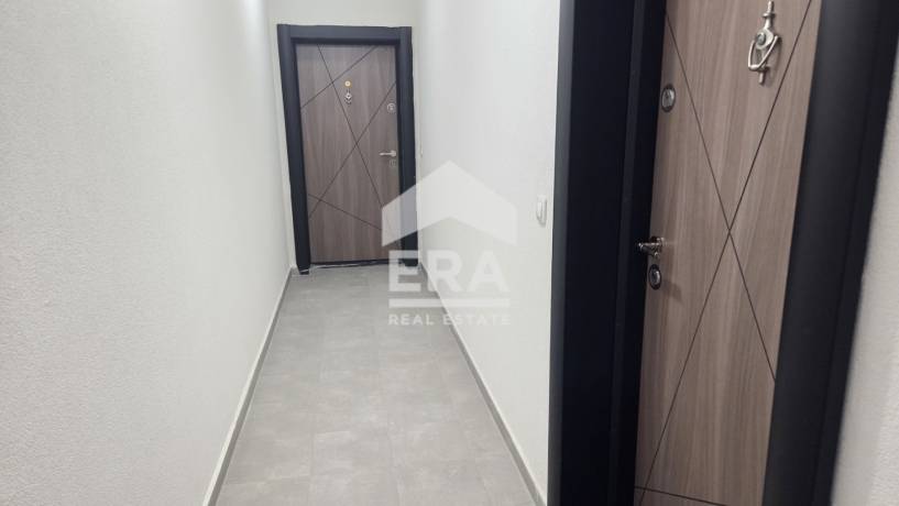 Тристаен апартамент за продажба в кв. Владислав Варненчик 1, Варна