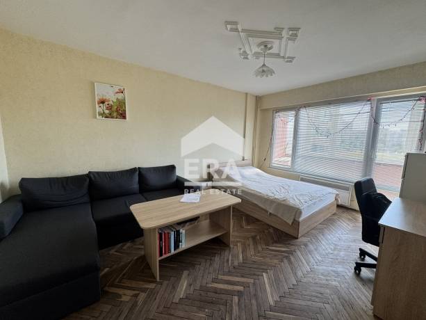 ЕКСКЛУЗИВНО! Панелна обзаведена гарсониера за продажба, район Младост 2, Варна.