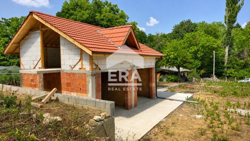 Къща за продажба в с. Хотница, област Велико Търново