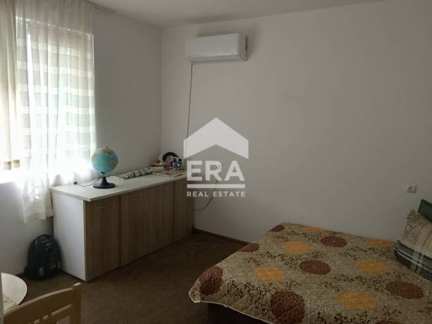 Двуетажна обзаведена къща за продажба, с двор, в близост до басейна в гр. Вълчи дол, обл. Варна