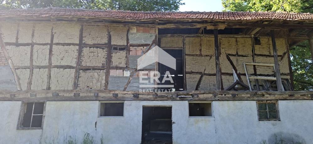 ЕКСКЛУЗИВНО!!! ЕРА ОСЪМ предлага за продажба имот в с. Сопот, община Угърчин