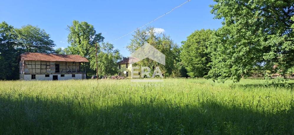 ЕКСКЛУЗИВНО!!! ЕРА ОСЪМ предлага за продажба имот в с. Сопот, община Угърчин