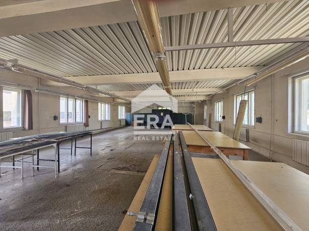 ЕКСКЛУЗИВНО! ЕРА ОСЪМ Ловеч предлага за продажба промишлено помещение в гр. Ловеч