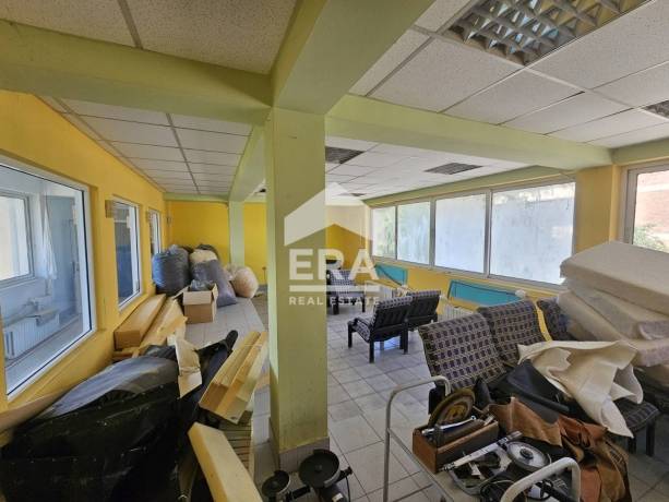 Бизнес имот за продажба в кв. Промишлена зона – Изток, Ловеч