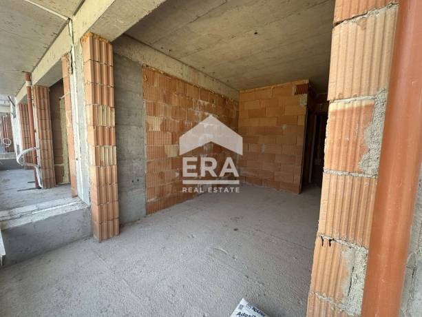Тристаен апартамент за продажба в кв. Трошево, Варна