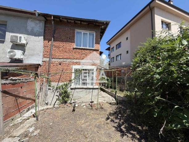 Къща за продажба в кв. Изгрев, Хасково
