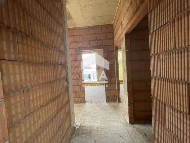 Тристаен апартамент за продажба в кв. Виница, Варна