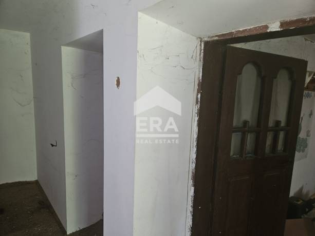 ЕКСКЛУЗИВНО! ЕРА ОСЪМ Ловеч предлага за продажба къща в с. Умаревци, общ. Ловеч