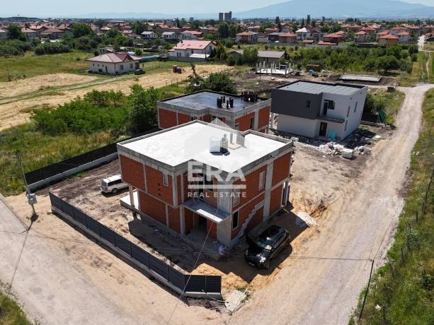 Къща за продажба в гр. Костинброд, област София