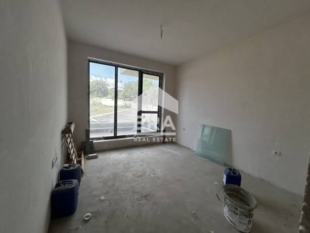 Тристаен апартамент за продажба в кв. Виница, Варна