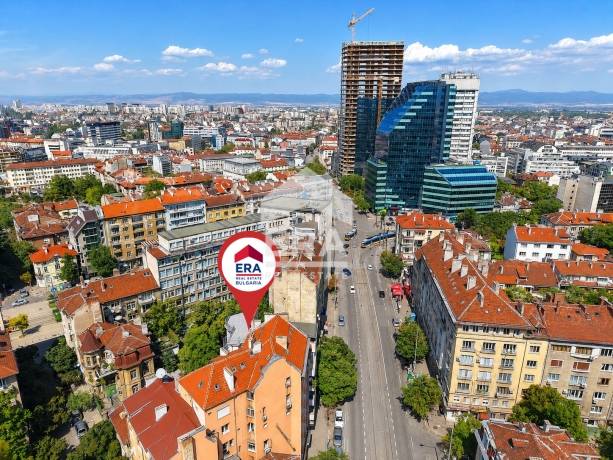 Бизнес имот за продажба в Център, София