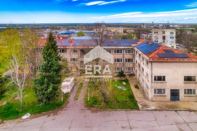 Бизнес имот за продажба в кв. Източна промишлена зона, Русе