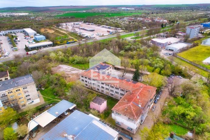 Бизнес имот за продажба в кв. Източна промишлена зона, Русе