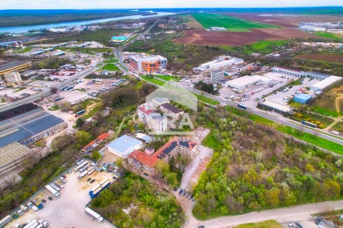 Бизнес имот за продажба в кв. Източна промишлена зона, Русе